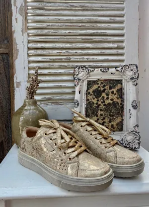 Down Time Gold Metallic Corky Shoes (Size 9)