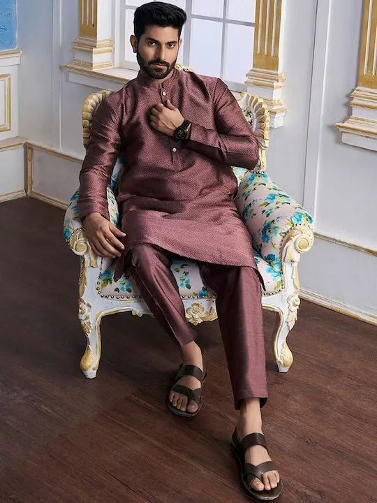 Mauve Mandarin Collar Ethnic Motifs Kurta with Trousers
