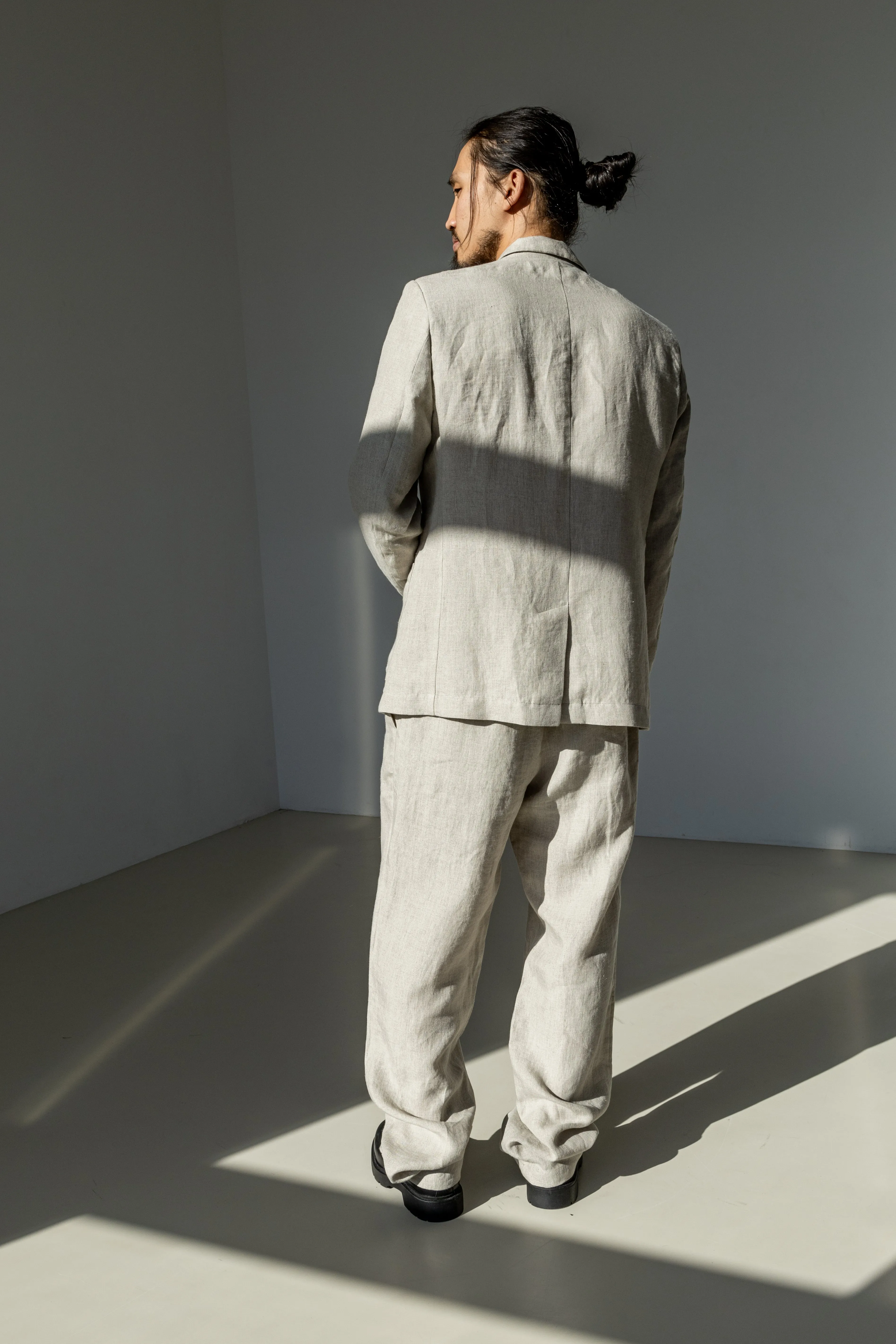 Men's classic single-breasted linen blazer