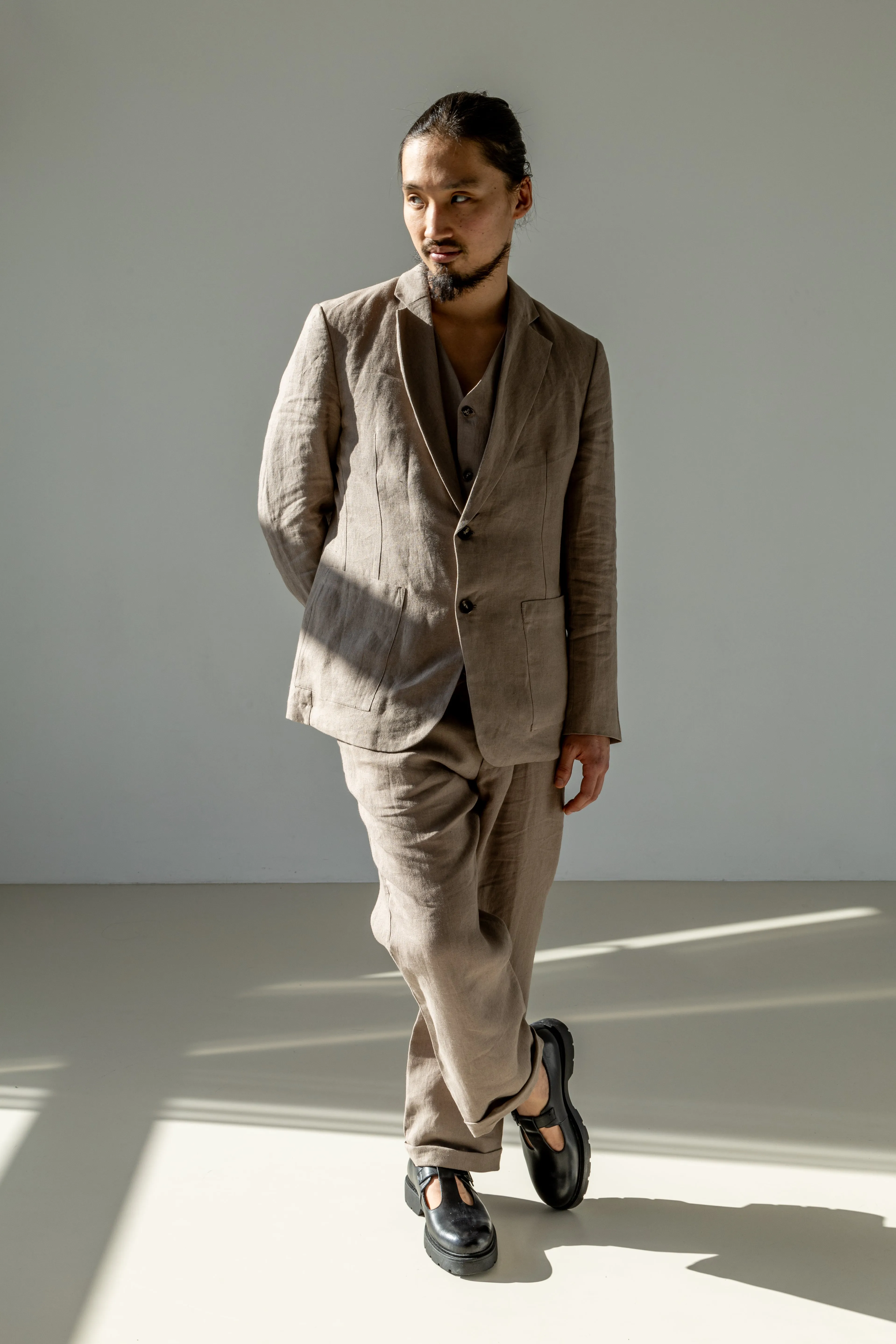 Men's classic single-breasted linen blazer