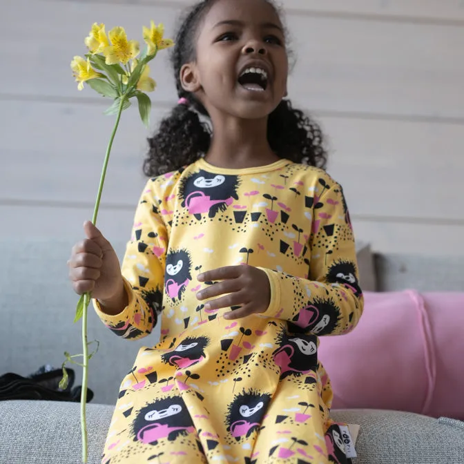 Sinna skater dress- yellow & pink, Siiri in the garden